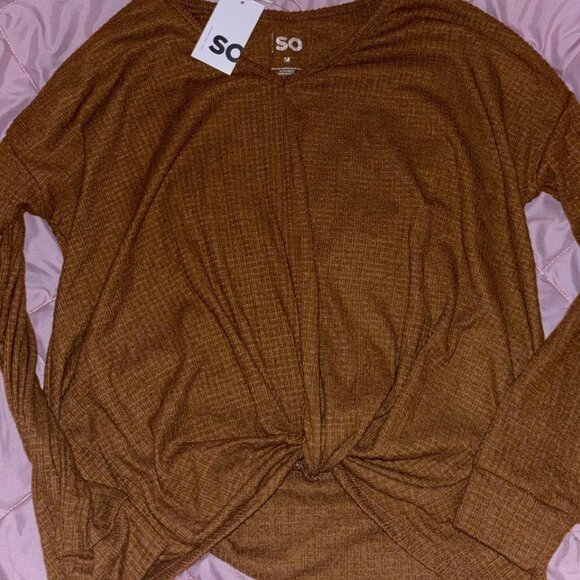 Brand new with tags "So" brown long sleeve top with scrunch in front - Picture 2 of 2